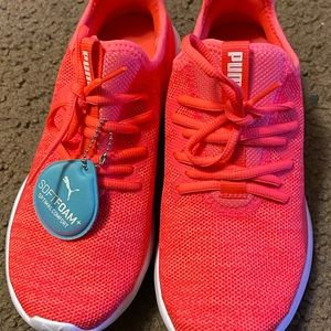 Pink Puma’s size 6.5